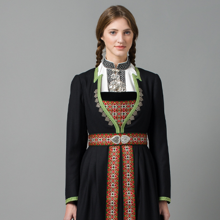 Finding your perfect Norwegian National Costume - bunad | Liisi Toom